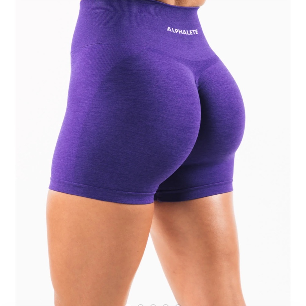 Alphalete Amplify - brand new - size small - updated fit